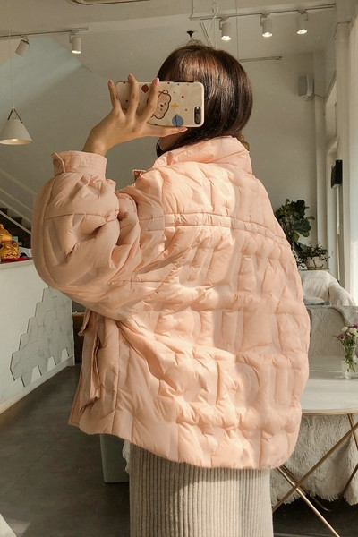 Laia mudeli kõrge kraega talvejope