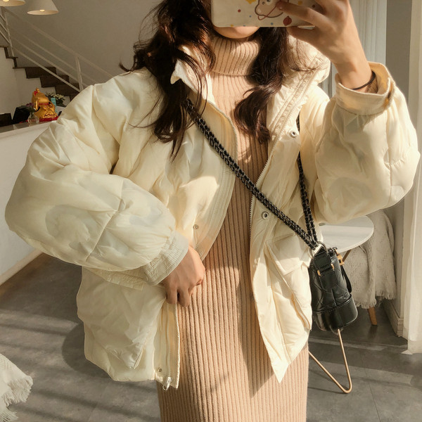 Laia mudeli kõrge kraega talvejope