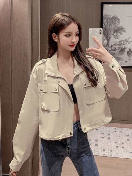 Női alkalmi kabát zsebekkel - széles modell