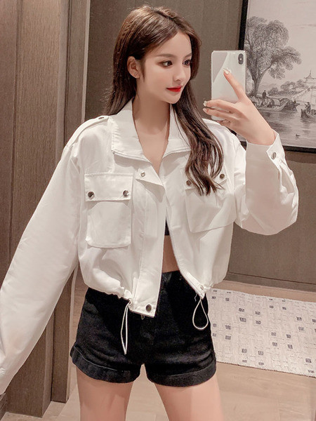 Női alkalmi kabát zsebekkel - széles modell