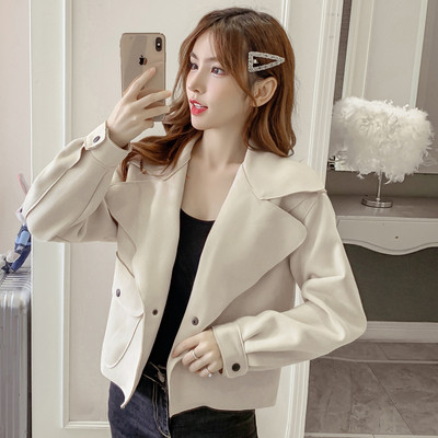 Uut mudelit pikkade sametvarrukatega naiste jope