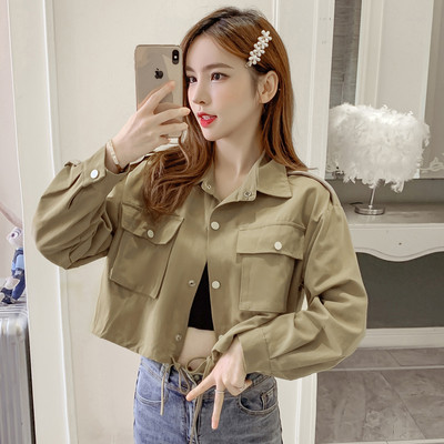 Női alkalmi kabát klasszikus gallérral és zsebekkel