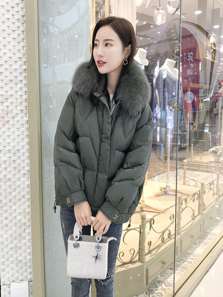 Lühike talvine naiste jaki lai mudel sulekraega