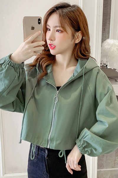 Női alkalmi kabát hosszú ujjal és kapucnival