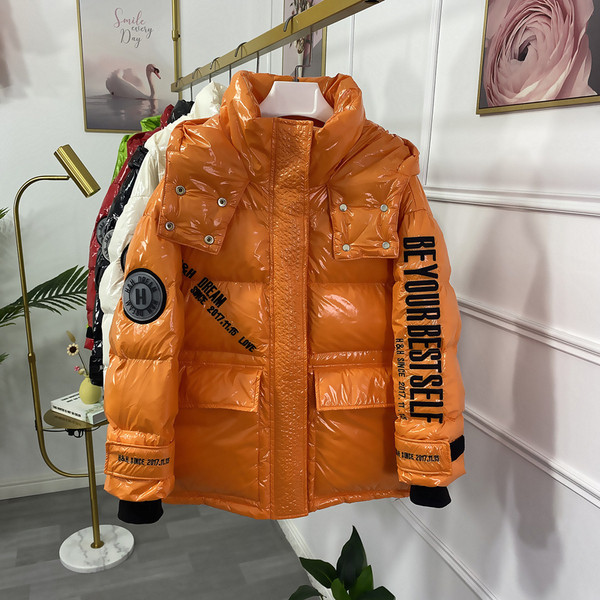 Új modell női téli kabát feliratokkal