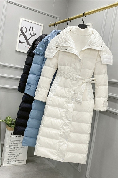 Uue mudeli naiste põlvini jope ja vöö