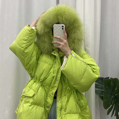 Női téli kabát elasztikus derékkal és kapucnival