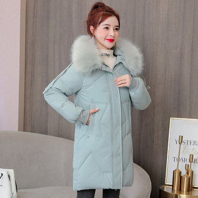 Γυναικείο χειμερινό μπουφάν με κουκούλα με κουμπιά - φαρδύ μοντέλο