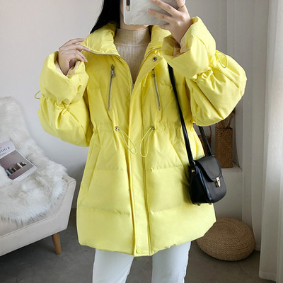 Γυναικείο χειμερινό μπουφάν με ελαστική μέση και ψηλό γιακά