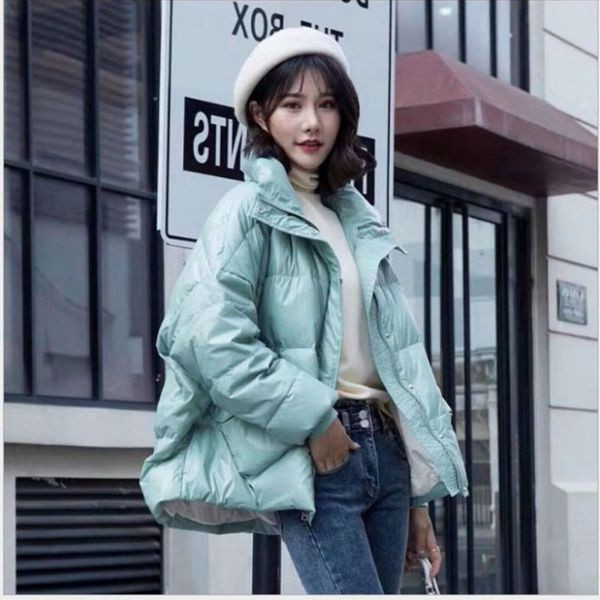 Fényes hatású téli rövid kabát nőknek