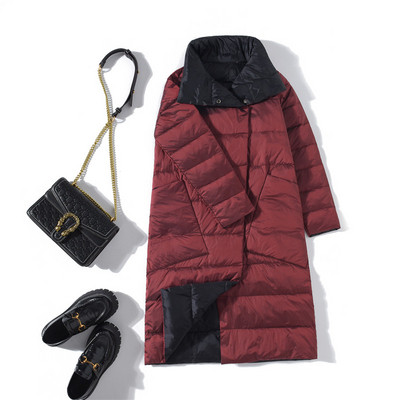 Dugačka ženska jakna s visokim ovratnikom i džepovima