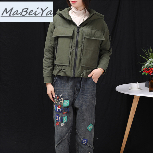 Lühike lukuga ja suurte taskutega sügisjope