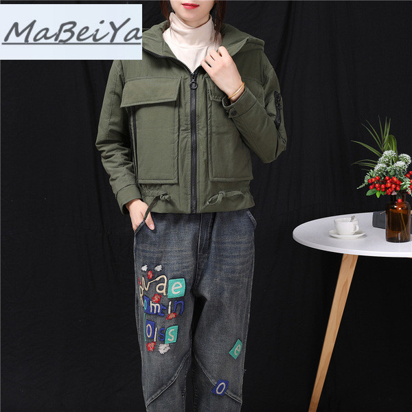 Lühike lukuga ja suurte taskutega sügisjope