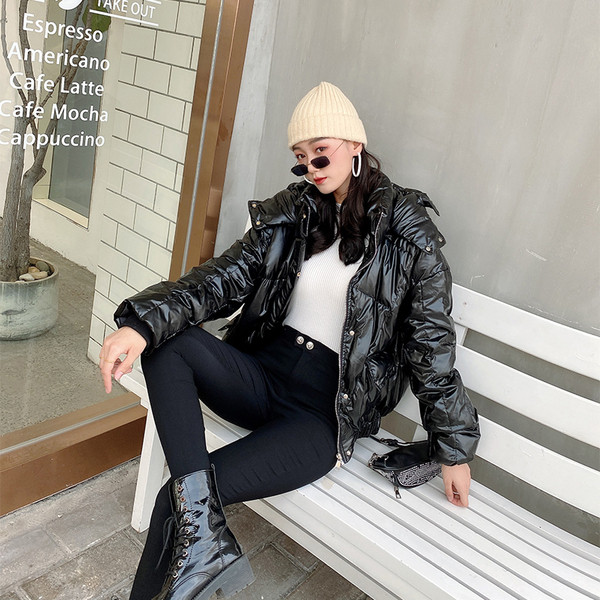 Új modell őszi-téli rövid kabát kapucnival