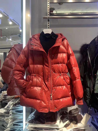 Női alkalmi kabát elasztikus derékkal és magas gallérral