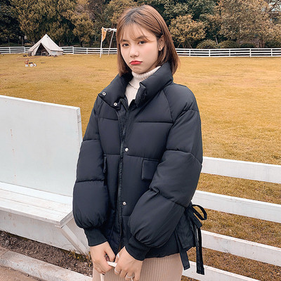 Χειμερινό κοντό γυναικείο μπουφάν με μεγάλες τσέπες