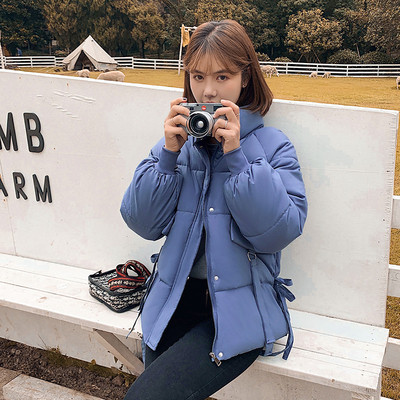 Χειμερινό κοντό γυναικείο μπουφάν με μεγάλες τσέπες