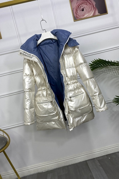 Praegune läikiva efektiga ja vöökohal lipsudega talvine naiste jope