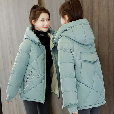 Μοντέρνο γυναικείο χειμερινό μπουφάν με κουκούλα και τσέπες - δύο μοντέλα