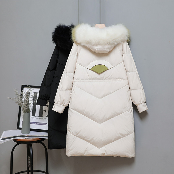 Duga zimska jakna s kapuljačom i džepovima