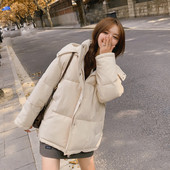 Női alkalmi kabát kapucnival és gombokkal