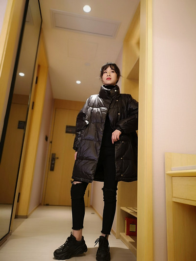 Γυναικείο χειμερινό μπουφάν μοντέλο με ψηλό γιακά