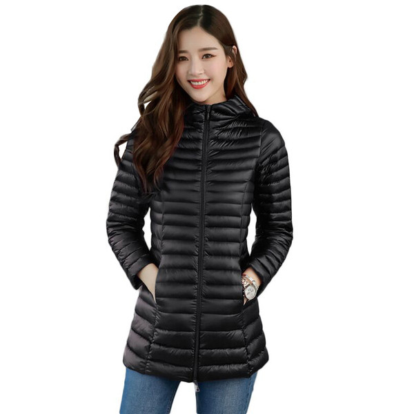 Kerge naiste jakk kapuutsiga ja suurustega kuni 6XL