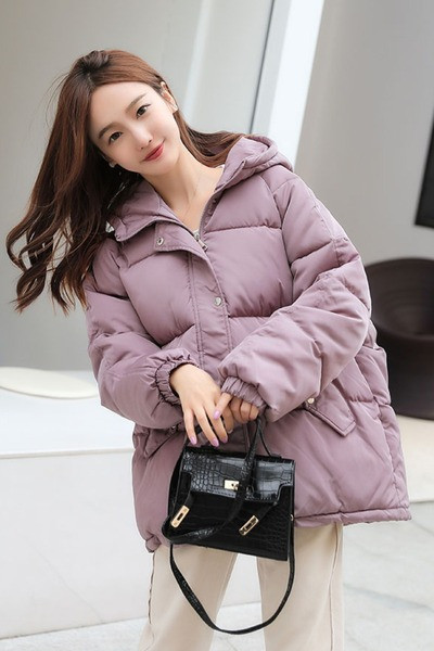 Új modell téli női kabát zsebekkel és kapucnival