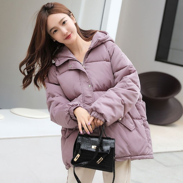 Új modell téli női kabát zsebekkel és kapucnival