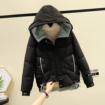 Γυναικείο χειμερινό μπουφάν με κουκούλα και κουμπιά - ασύμμετρο μοντέλο