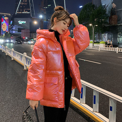 Széles női téli kabát kapucnival