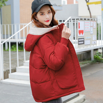 Sportlik-vabaaja naiste jope kapuutsi ja taskutega