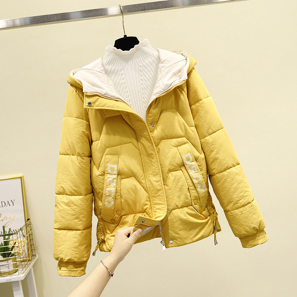 Sieviešu ziemas īsā jaka ar kapuci bez dūnām un kabatām