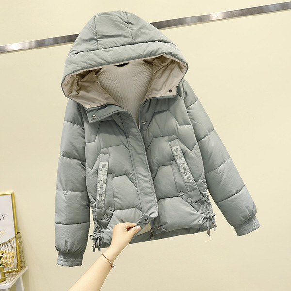 Sieviešu ziemas īsā jaka ar kapuci bez dūnām un kabatām