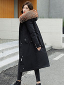 Pehme voodriga naiste talvejope, kapuutsil värviline suleosa