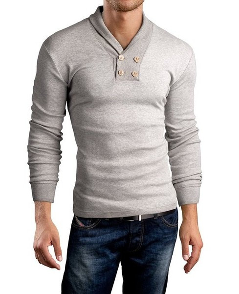 Praegune meeste liibuva nööpidega pluusiga mudel