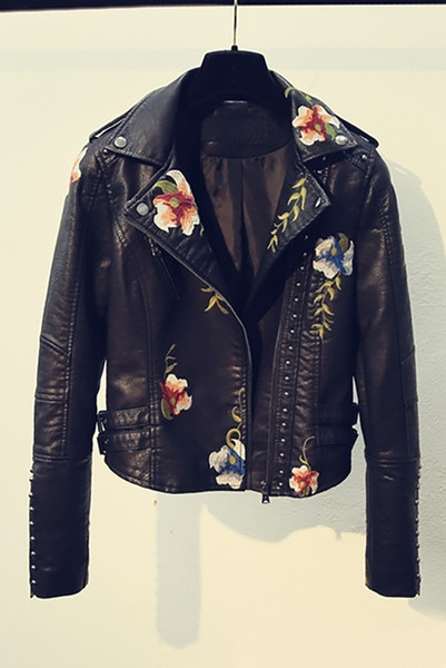 Új modell női kabát műbőrből, virágmintával