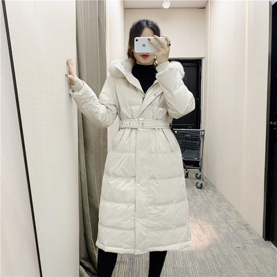 Női hosszú téli kabát övvel és pehellyel