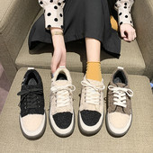 Női tornacipő lapos talppal és pehellyel