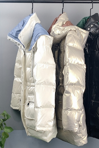 Vodootporna zimska jakna s vezicama oko struka i sjajnim efektom