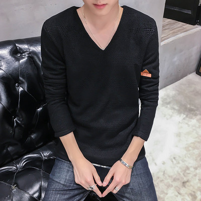 Praegune meeste pikkade varrukate ja spitsikaelusega pluus