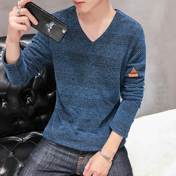 Praegune meeste pikkade varrukate ja spitsikaelusega pluus