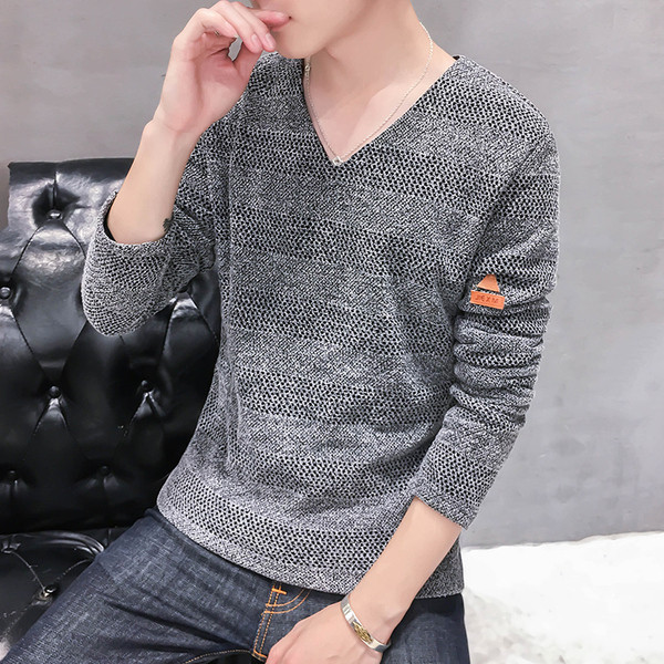 Praegune meeste pikkade varrukate ja spitsikaelusega pluus