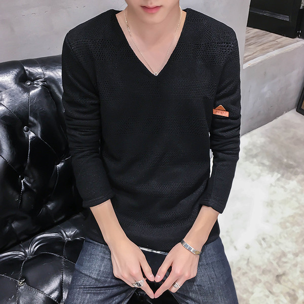 Praegune meeste pikkade varrukate ja spitsikaelusega pluus