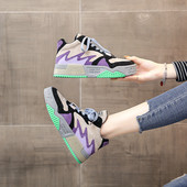 Värvilised paelte ja kõrge tallaga naiste tossud