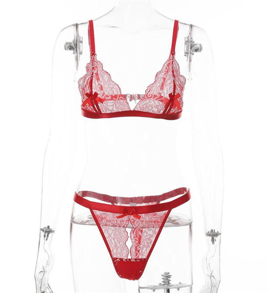 Sieviešu intīma apakšveļa sarkanās mežģīnēs