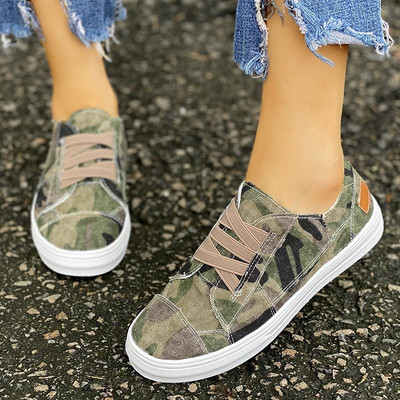 Alkalmi női tornacipő lapos talppal és elasztikus megkötővel