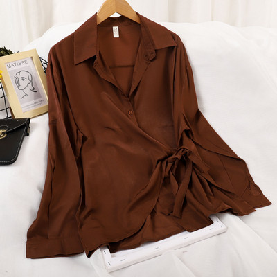 Moodne lipsude ja pikkade varrukatega naiste särk