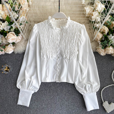 Női ing alacsony gallérral és gombokkal