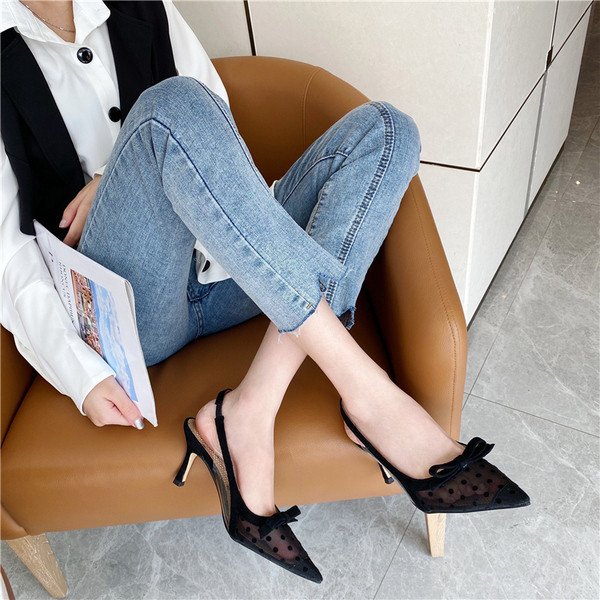 Дамски сандали с нисък ток и мрежеста материя